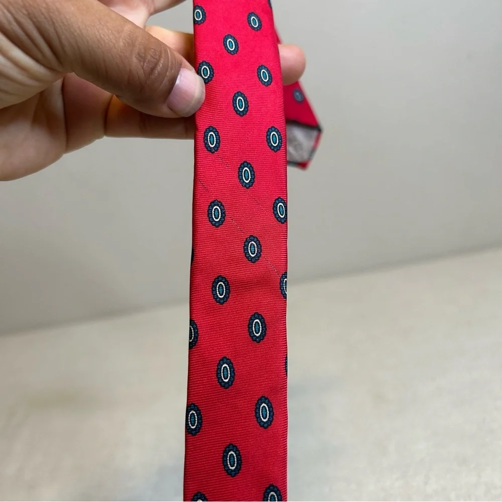 Christian Dior Mens OS Red 100% Silk Neck Tie Contemporary Blue Floral Design‎